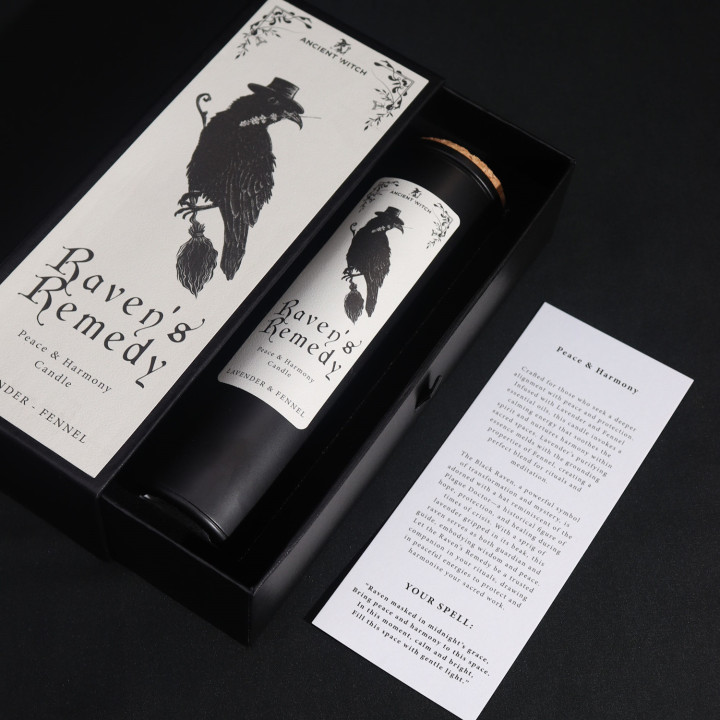 Świeca Ancient Witch – Krucze Remedium | Pokój & Harmonia